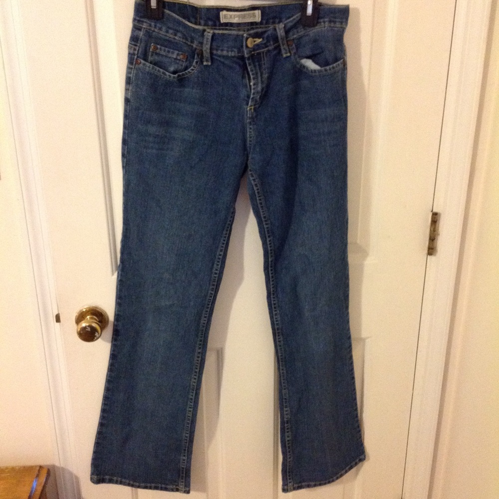 Size 6 - Express Sarula Boot Cut jeans